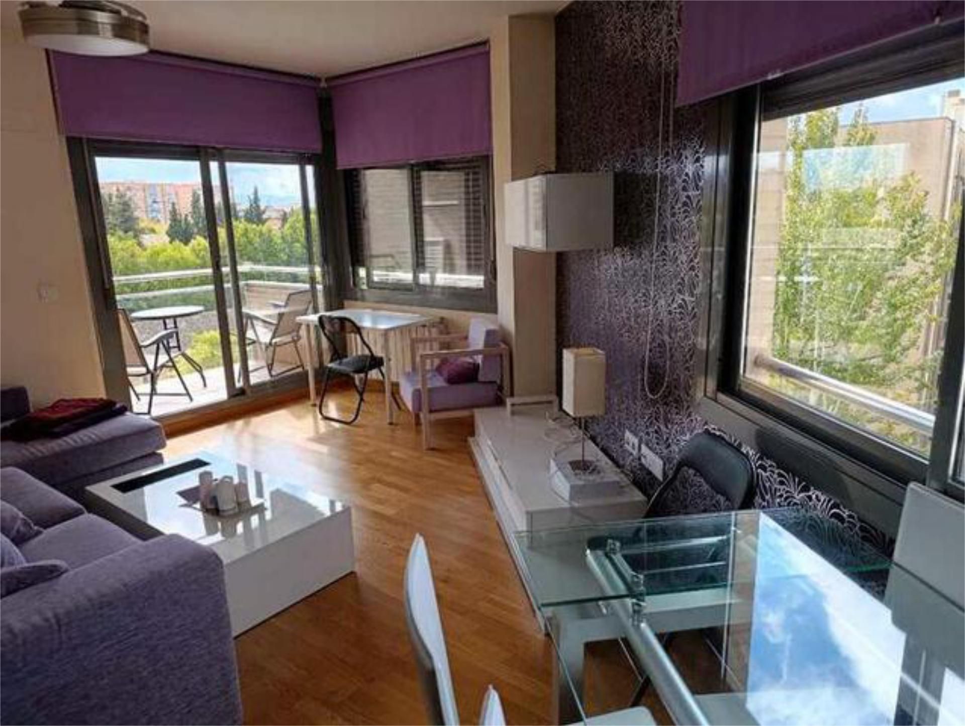 Pis de lloguer a Cerrillo de Maracena - Periodistas Sala d'estar de Pis de lloguer en  Granada Capital amb Calefacció, Jardí privat i Terrassa