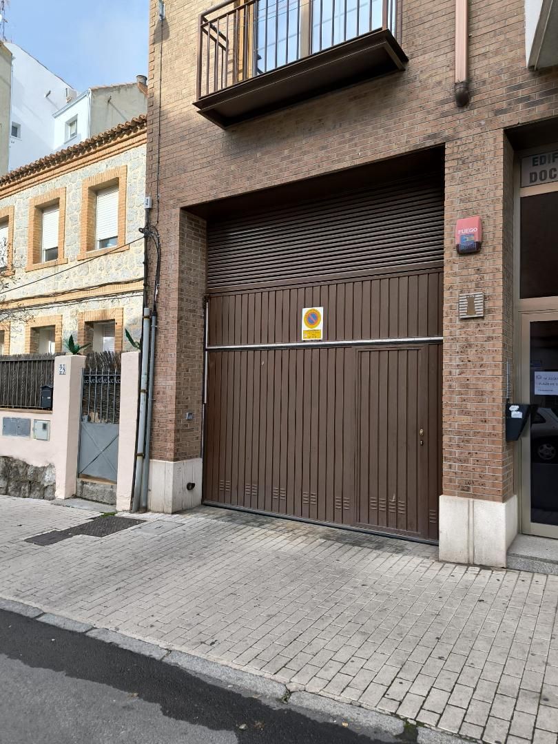 Vista exterior de Garaje de alquiler en Ávila Capital