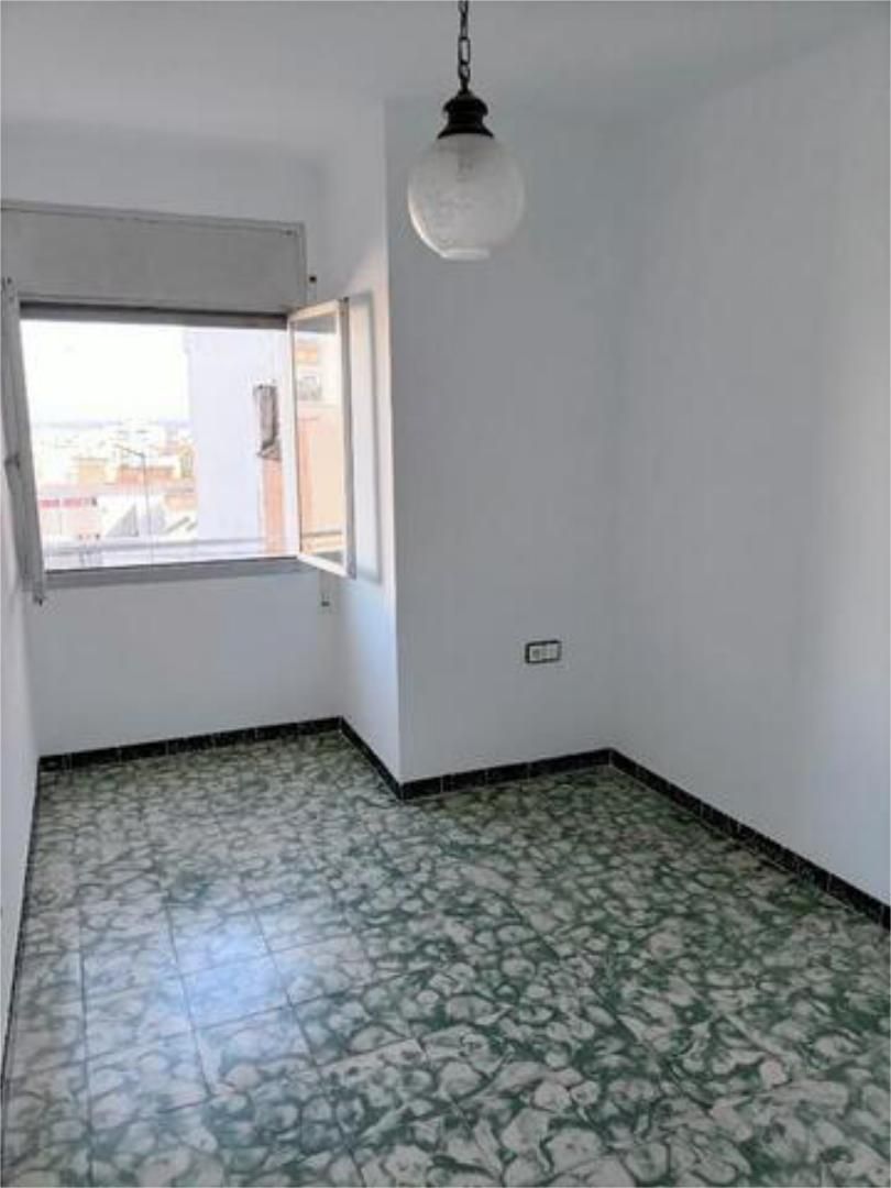 Flat for sale in Sistrells Bedroom of Flat for sale in Badalona