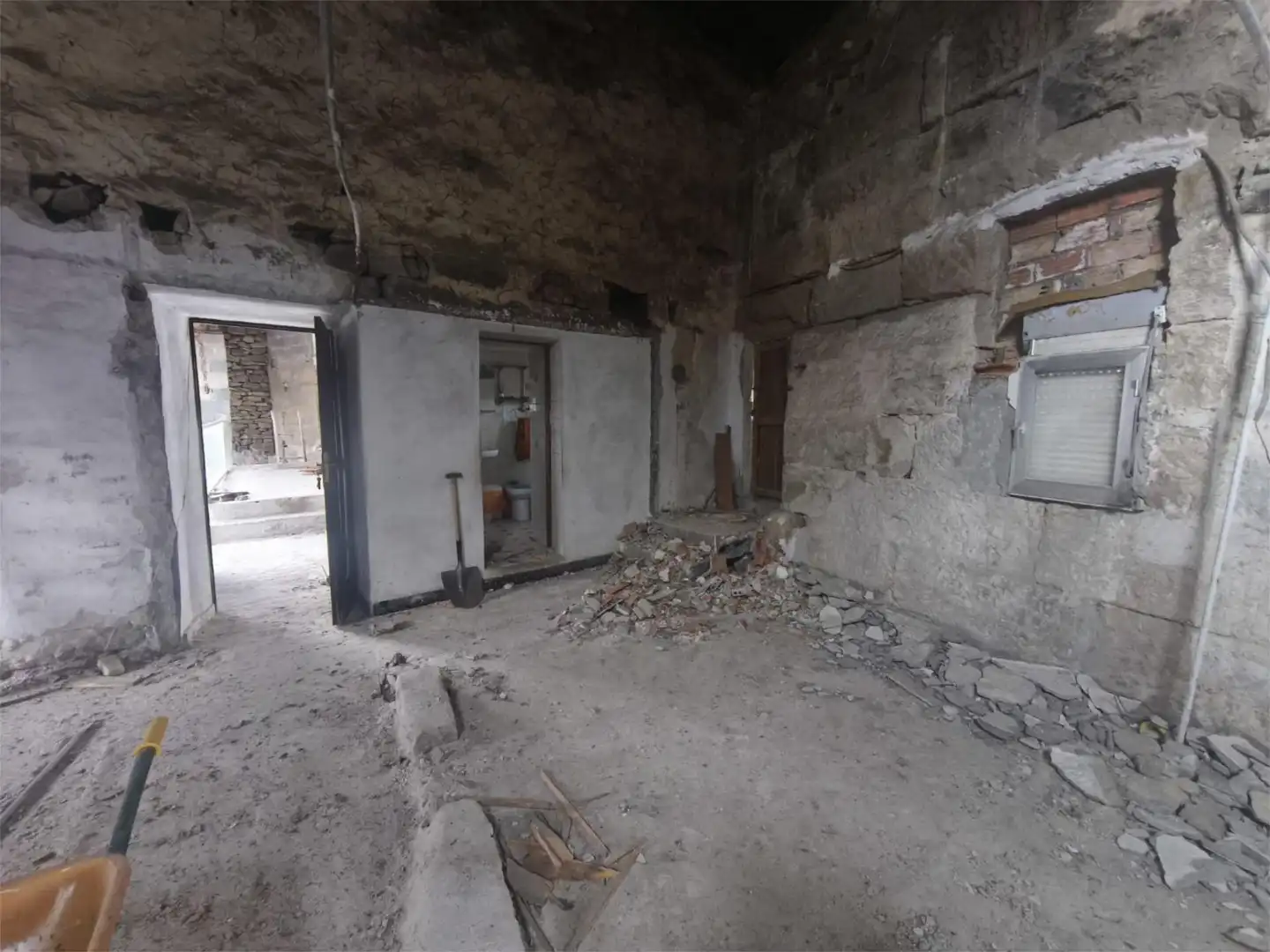 Casa adosada en venda a Medeiros San Cristobo, 60, Monterrei Casa adosada en venda en Monterrei amb Traster i Balcó