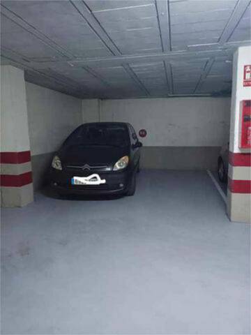 Garaje en Alquiler en San Carlos - San José