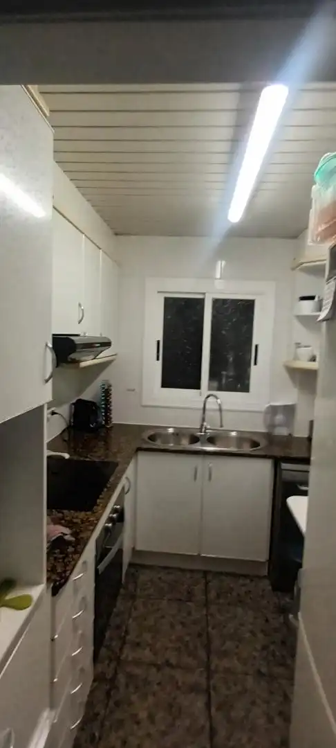 Zimmer in Avinguda del Congrés Eucarístic, 20, Congrés Küche von Wohnung zur untervermieten in Badalona mit Klimaanlage, Heizung und Parkett