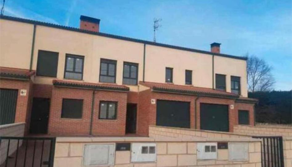 Casa adosada en venda a Olmedillo de Roa, Burgos - imatge 1 Foto 1 de Casa adosada en venda a Olmedillo de Roa, Burgos