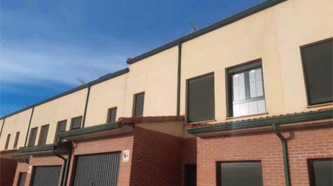 Casa adosada en venda a Olmedillo de Roa, Burgos - imatge 2 Foto 2 de Casa adosada en venda a Olmedillo de Roa, Burgos