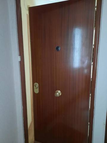 Piso en Alquiler en Calle de San Restituto, 8 en Valdezarza