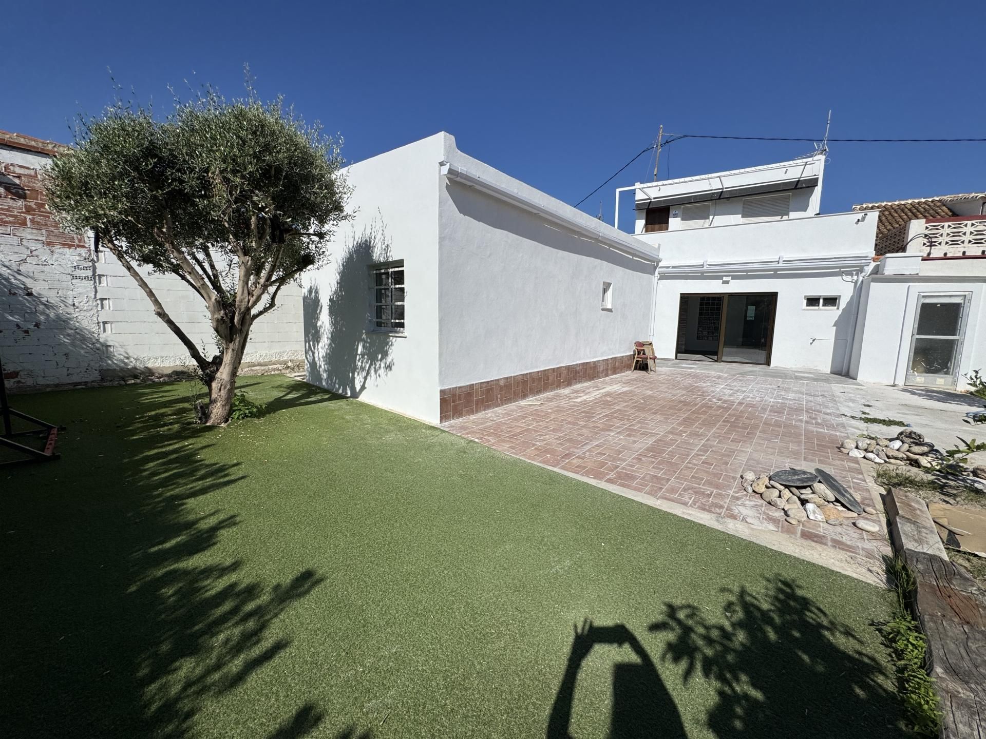Casa o xalet en venda a Carrer dels Xops, Grau de Gandia - Venecia - Marenys de Rafalcaid Vista exterior de Casa o xalet en venda en Gandia amb Aire condicionat, Jardí privat i Terrassa