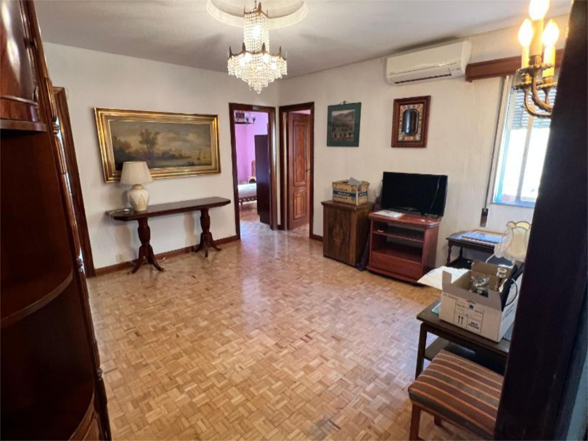 Piso en venta en Paseo de Extremadura, 119, Puerta del Ángel Sala de estar de Piso en venta en  Madrid Capital con Aire acondicionado, Parquet y Trastero