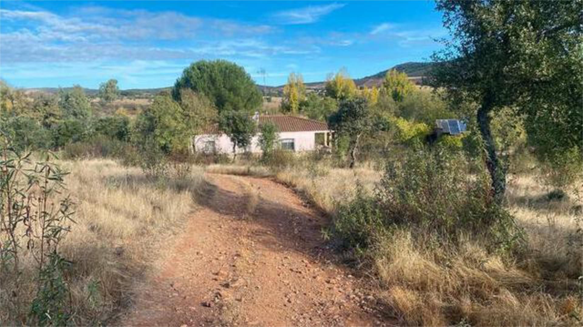 Casa adosada de alquiler en La Codosera Vista exterior de Casa adosada de alquiler en La Codosera con Jardín privado, Terraza y Trastero