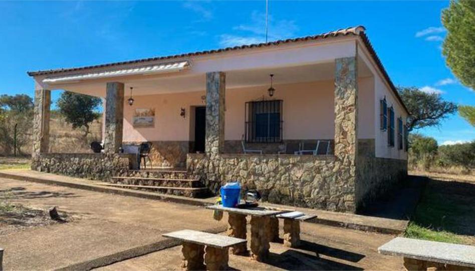 Casa adosada de lloguer a La Codosera, Badajoz - imatge 1 Foto 1 de Casa adosada de lloguer a La Codosera, Badajoz