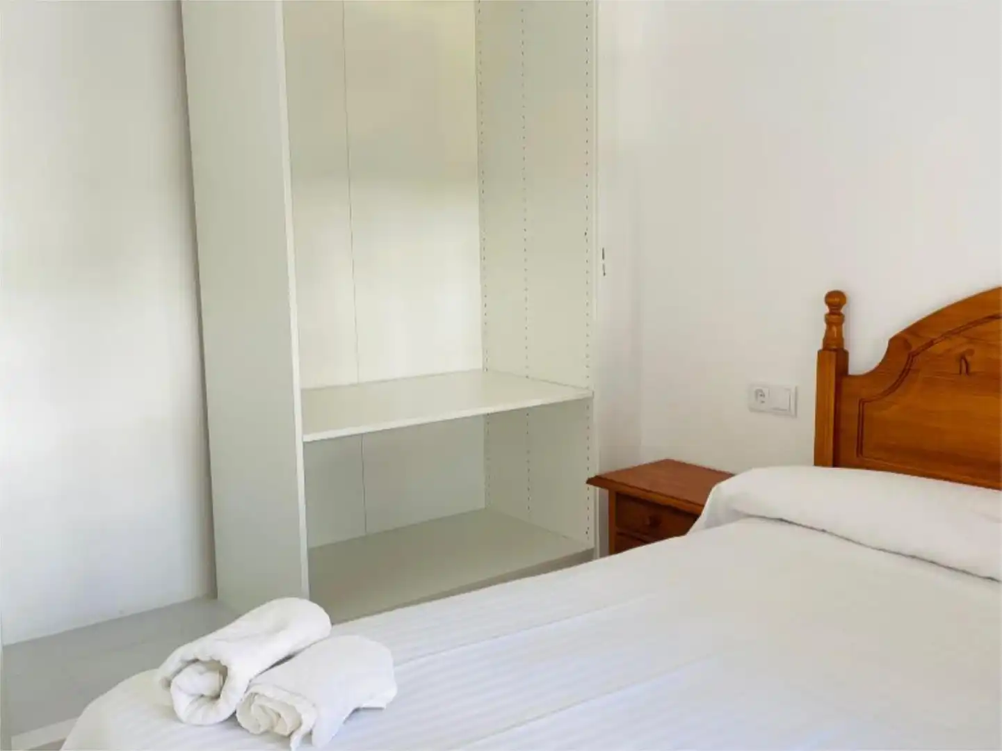 Flat for rent in Calle Ronda del Golf Oeste, 17, Zona Centro Comercial Torrequebrada Bedroom of Flat for rent in Benalmádena with Furnished