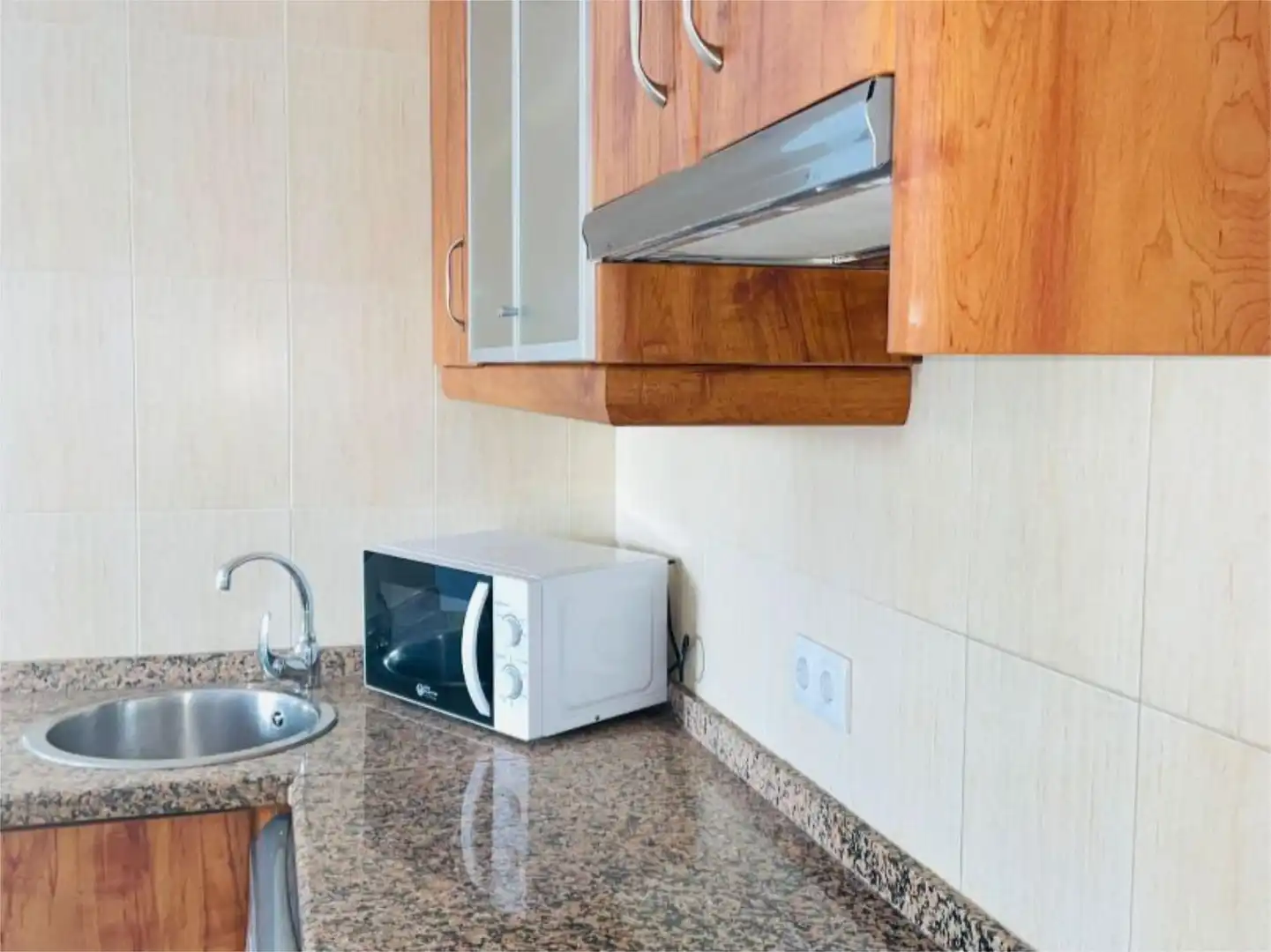 Flat for rent in Calle Ronda del Golf Oeste, 17, Zona Centro Comercial Torrequebrada Kitchen of Flat for rent in Benalmádena with Furnished