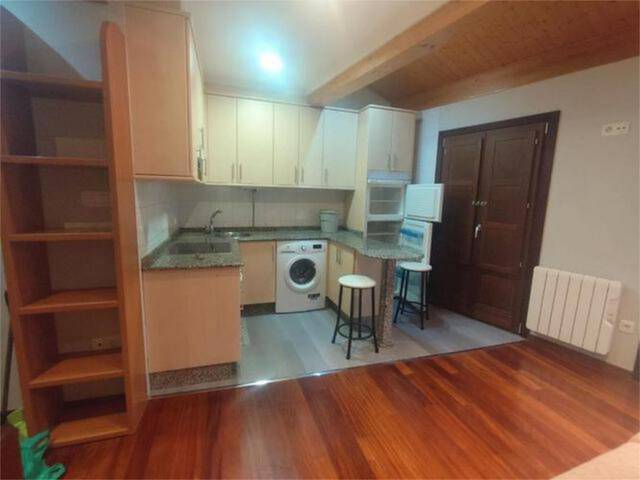 Piso en Alquiler en Casco Vello