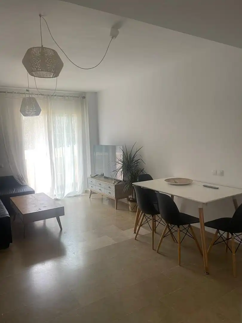 Wohnungen zur Miete in Camino del Peñoncillo, 6, Chullera Esszimmer von Wohnungen zur Miete in Manilva mit Klimaanlage, Heizung und Privatgarten