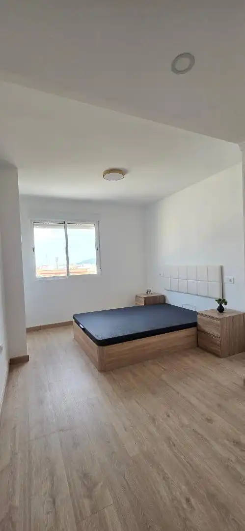 Piso en venta en Carrer Segura, 48, Monóvar / Monòver Habitación de Piso en venta en Monóvar / Monòver con Amueblado, Horno y Balcón