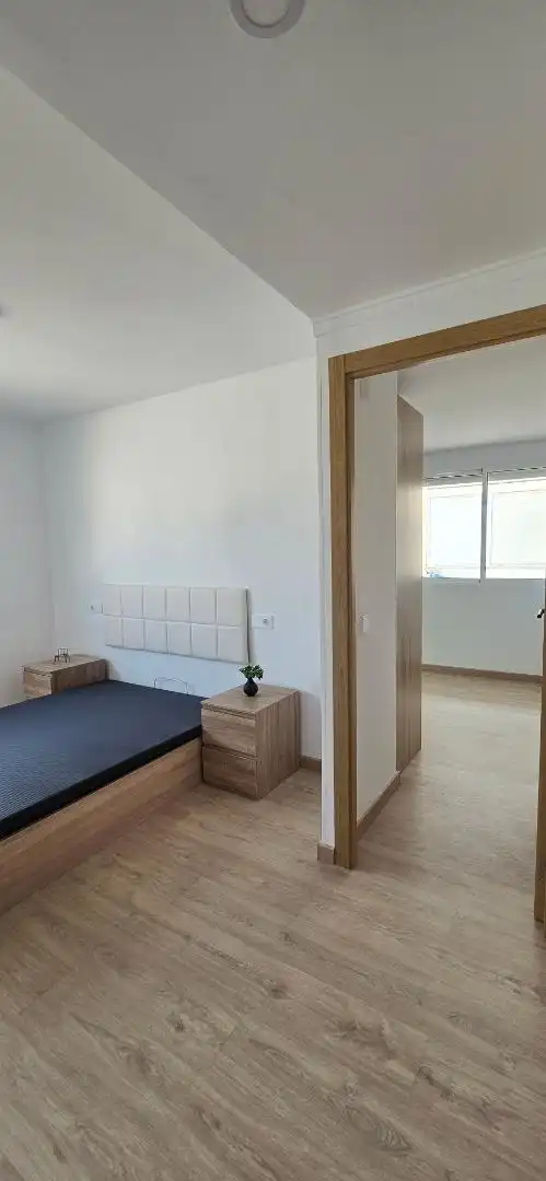 Piso en venta en Carrer Segura, 48, Monóvar / Monòver Habitación de Piso en venta en Monóvar / Monòver con Amueblado, Horno y Balcón