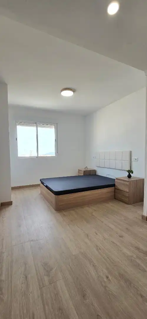 Piso en venta en Carrer Segura, 48, Monóvar / Monòver Habitación de Piso en venta en Monóvar / Monòver con Amueblado, Horno y Balcón