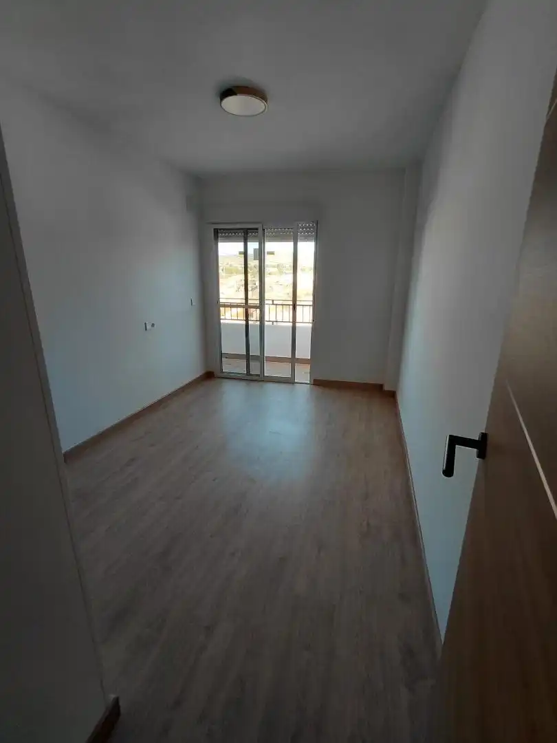 Piso en venta en Carrer Segura, 48, Monóvar / Monòver Habitación de Piso en venta en Monóvar / Monòver con Amueblado, Horno y Balcón