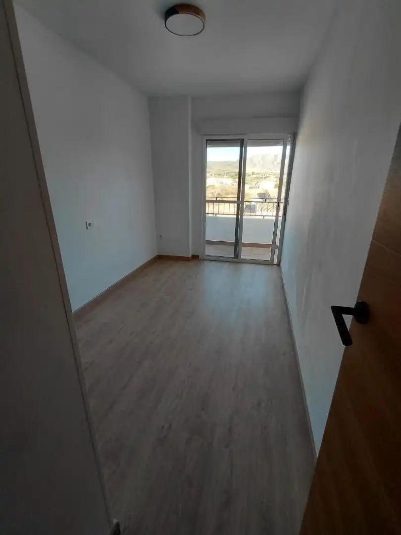 Piso en venta en Carrer Segura, 48, Monóvar / Monòver Habitación de Piso en venta en Monóvar / Monòver con Amueblado, Horno y Balcón