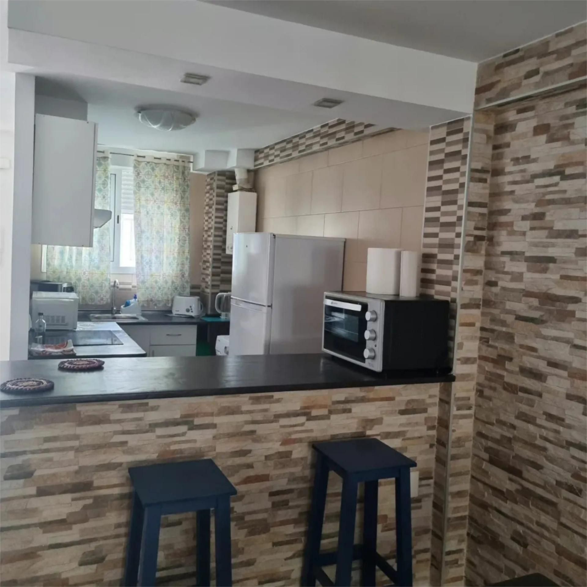 Piso para compartir en Calle Corbeta, 3, Cobreros Viejo Cocina de Piso para compartir en San Fernando con Aire acondicionado, Amueblado y Horno