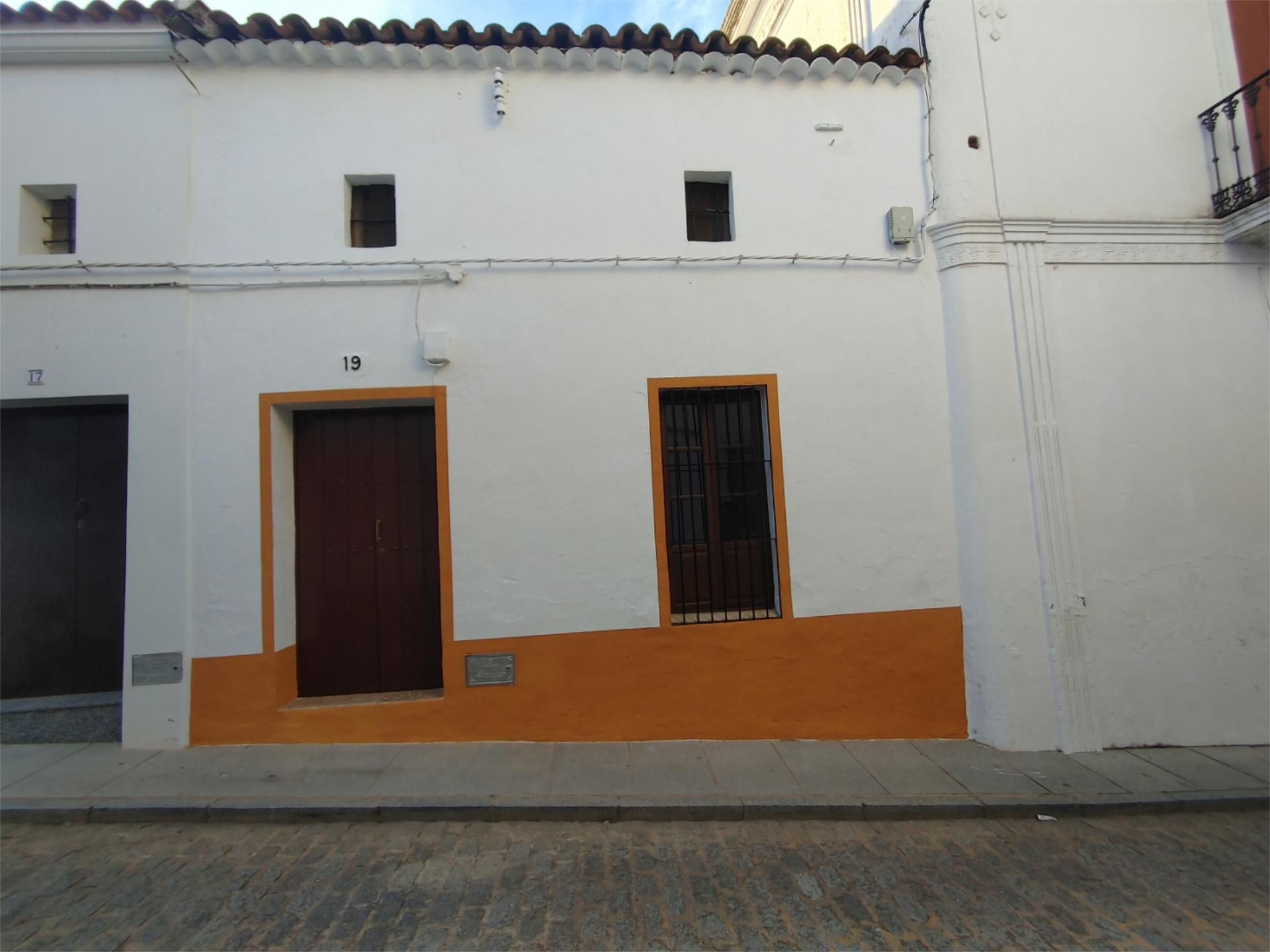 Exterior view of Single-family semi-detached for sale in Higuera la Real  with Terrace and Oven