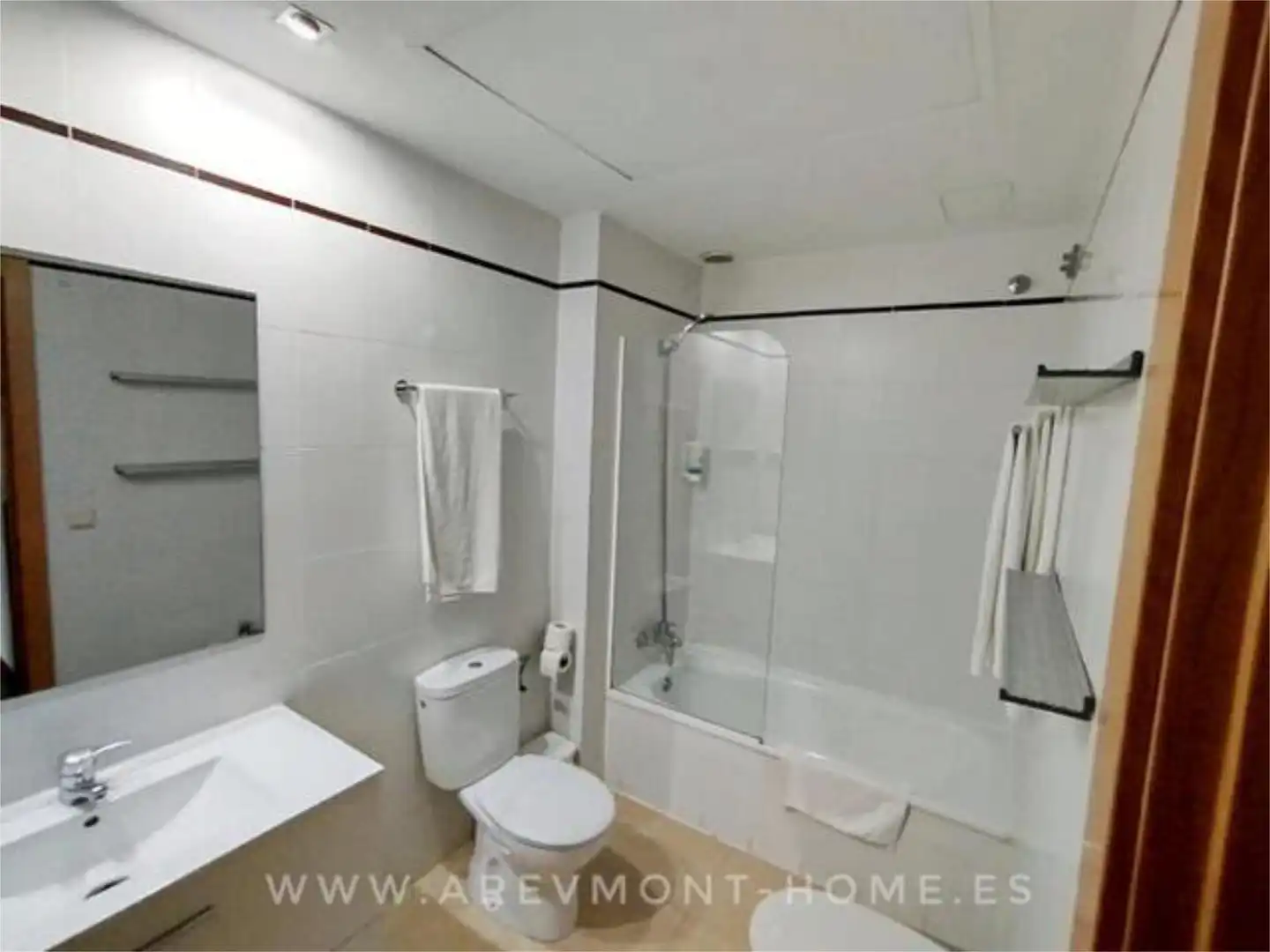 Baño de Apartamento en venta en Espartinas con Calefacción, Jardín privado y Terraza