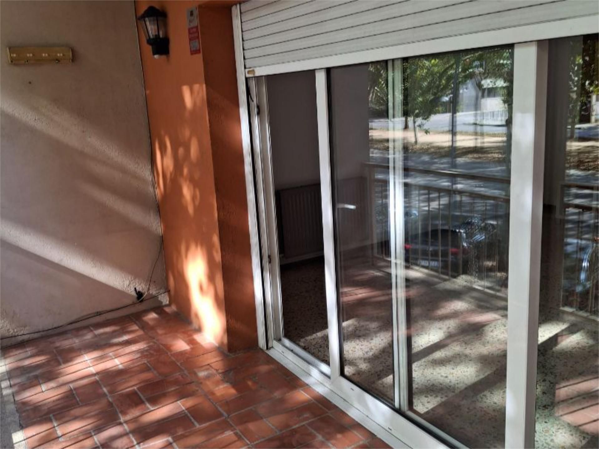 Casa adosada en venta en Passeig Dels Països Catalans, 66, Salt Casa adosada en venta en Salt con Terraza y Balcón