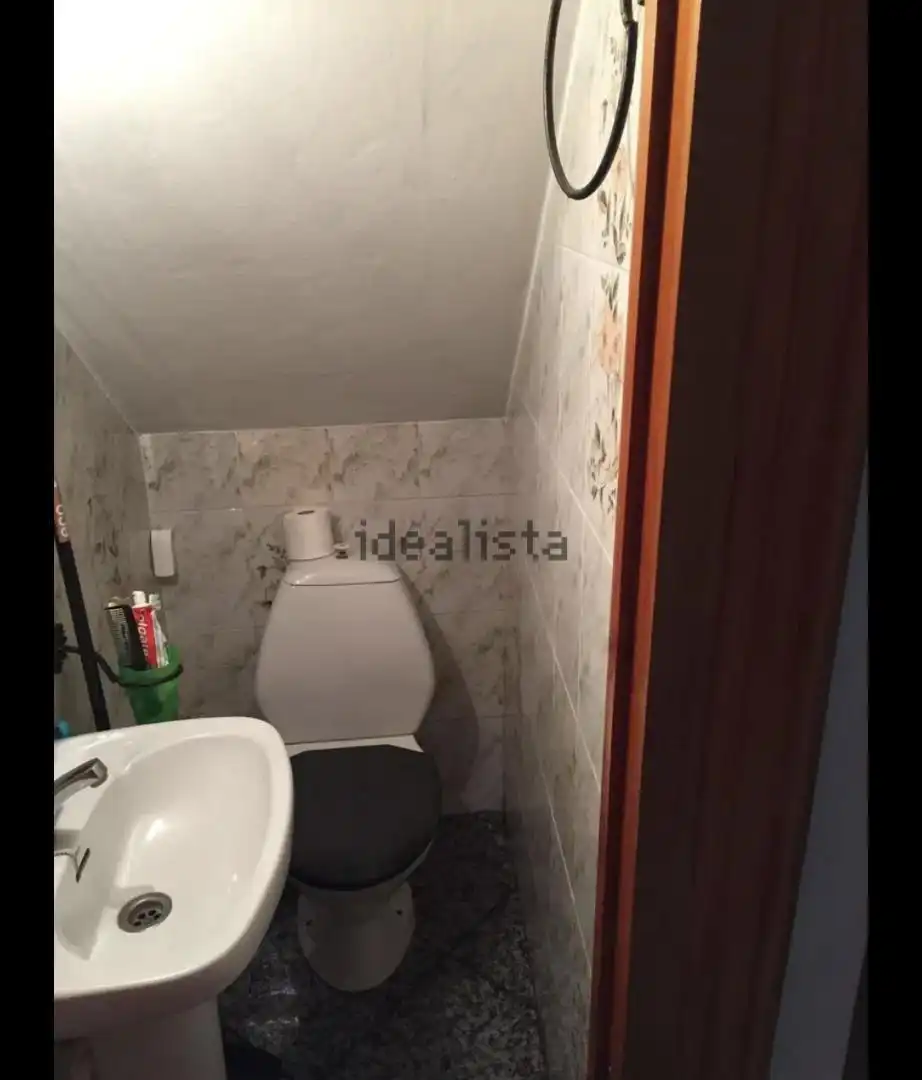 Casa adosada en venta en Calle Fraile, 11, Centro Baño de Casa adosada en venta en Estepona con Aire acondicionado, Terraza y Balcón