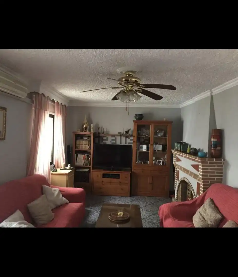 Casa adosada en venta en Calle Fraile, 11, Centro Sala de estar de Casa adosada en venta en Estepona con Aire acondicionado, Terraza y Balcón