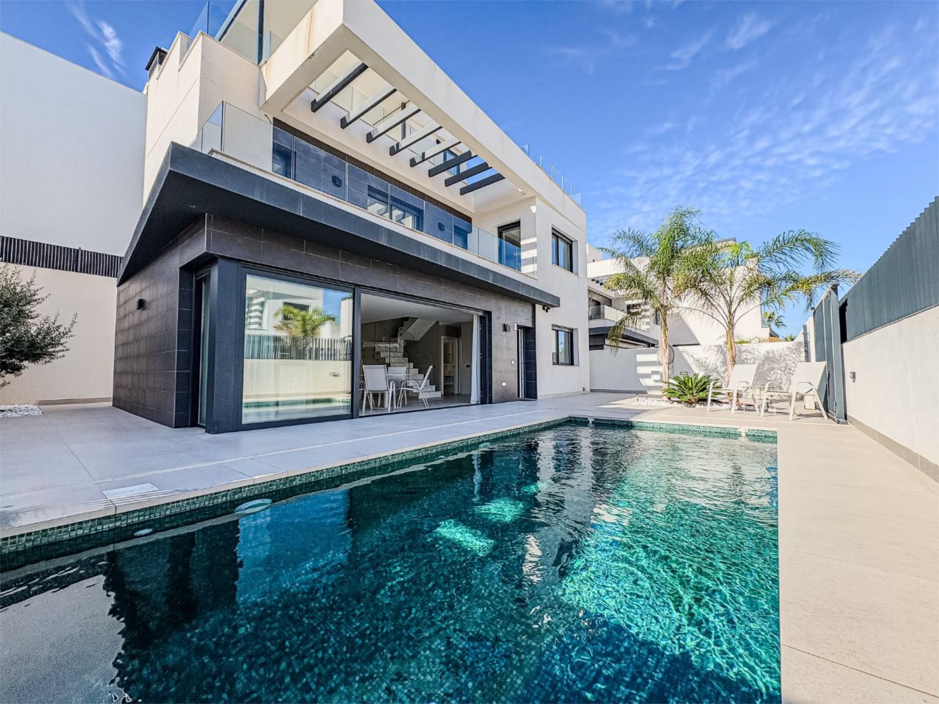 House or chalet for sale in Polígono Sector Iii-campo de Go, 5c, Algorfa Swimming pool of House or chalet for sale in Algorfa with Air Conditioner, Terrace and Swimming Pool