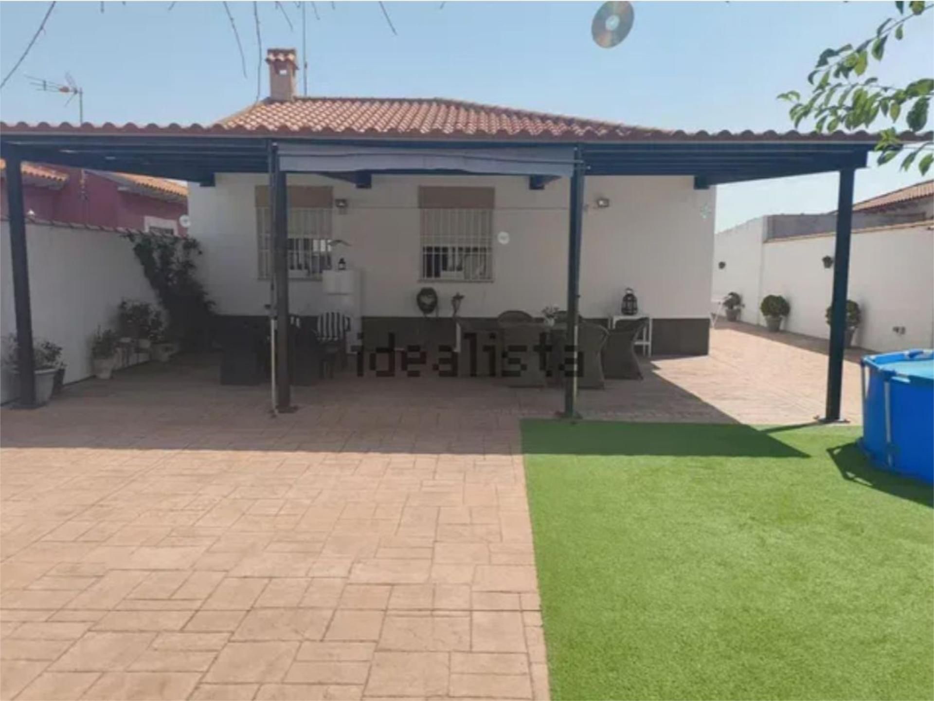 Casa o chalet en venta en Calle los Girasoles, 40, Carmena Vista exterior de Casa o chalet en venta en Carmena con Calefacción, Jardín privado y Amueblado