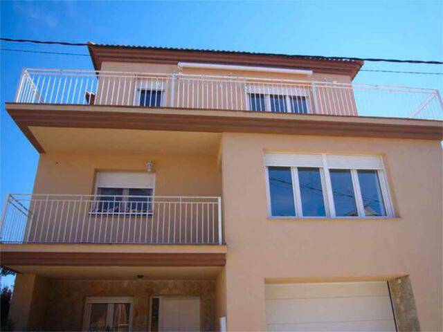 Casa adosada en Venta en Landete