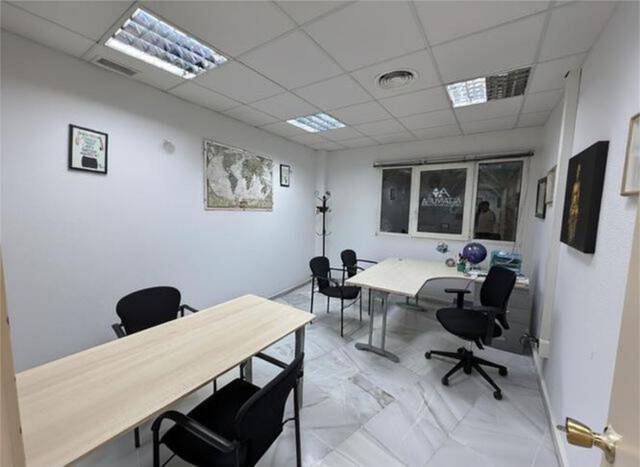 Oficina en Alquiler en La Calzada - La Florida