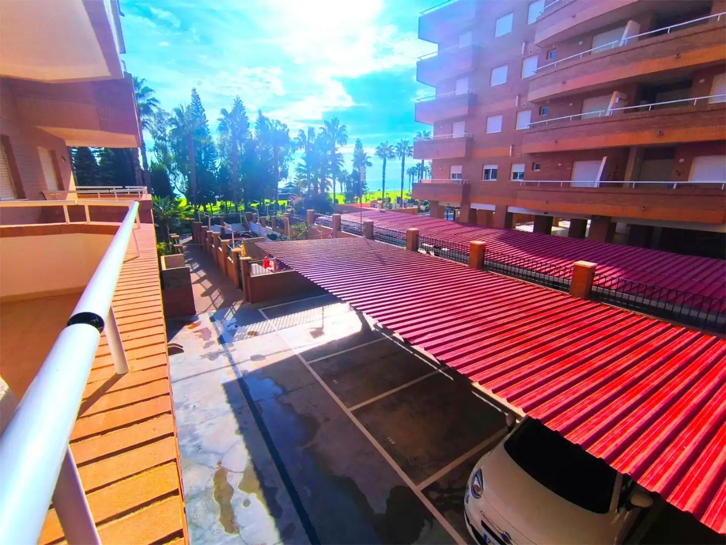 Piso de alquiler en Carrer Amplaries, 29, Costa Marina Vista exterior de Piso de alquiler en Oropesa del Mar / Orpesa con Aire acondicionado, Calefacción y Jardín privado
