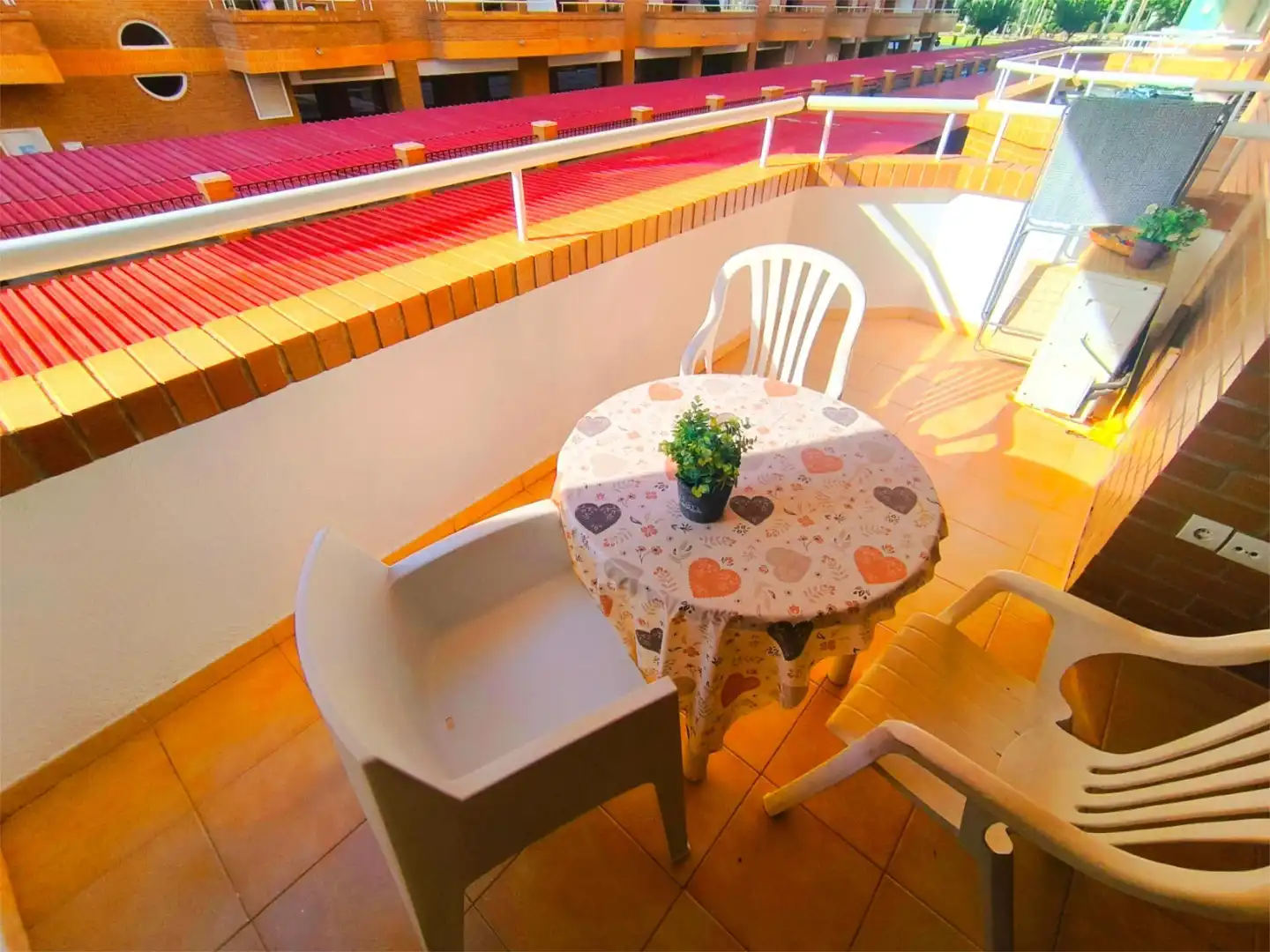 Piso de alquiler en Carrer Amplaries, 29, Costa Marina Terraza de Piso de alquiler en Oropesa del Mar / Orpesa con Aire acondicionado, Calefacción y Jardín privado