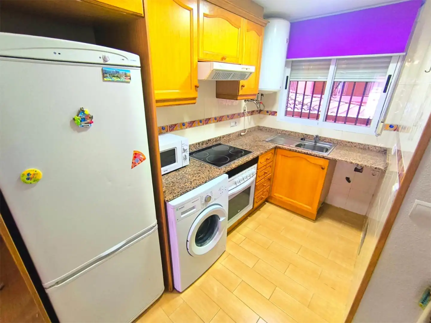 Piso de alquiler en Carrer Amplaries, 29, Costa Marina Cocina de Piso de alquiler en Oropesa del Mar / Orpesa con Aire acondicionado, Calefacción y Jardín privado