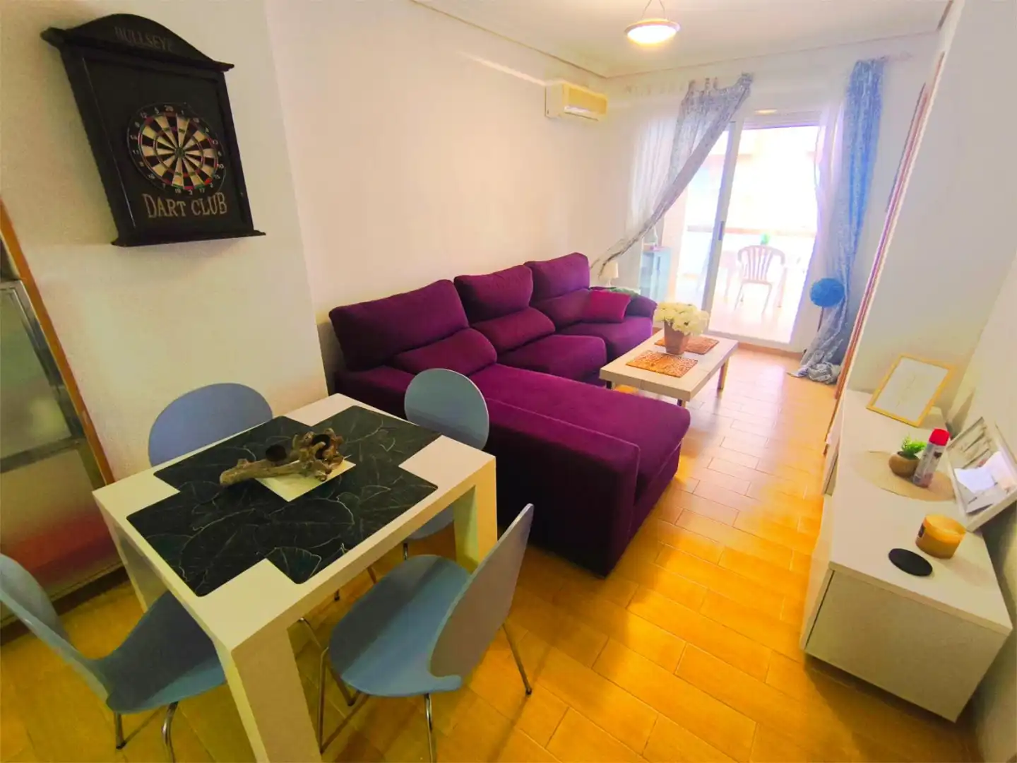 Piso de alquiler en Carrer Amplaries, 29, Costa Marina Sala de estar de Piso de alquiler en Oropesa del Mar / Orpesa con Aire acondicionado, Calefacción y Jardín privado