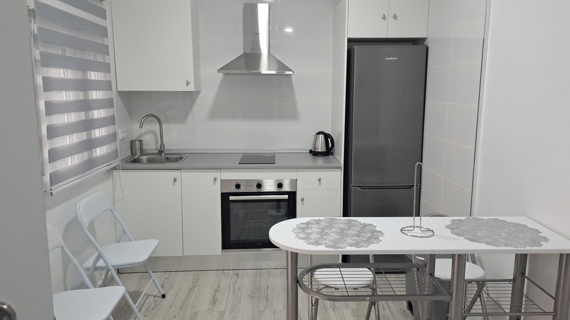 Kitchen of Planta baja to rent in La Línea de la Concepción  with Air Conditioner, Furnished and TV