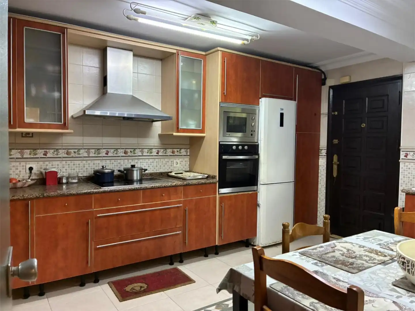 Cocina de Casa o chalet para compartir en Hondarribia con Calefacción, Jardín privado y Parquet