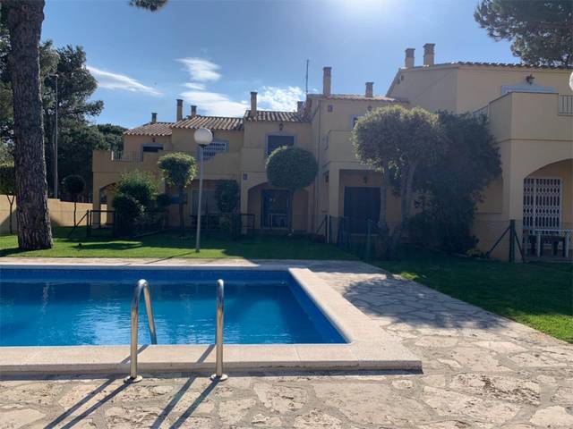 Casa adosada en Alquiler en Carrer de Ventalló, 23 en Riells