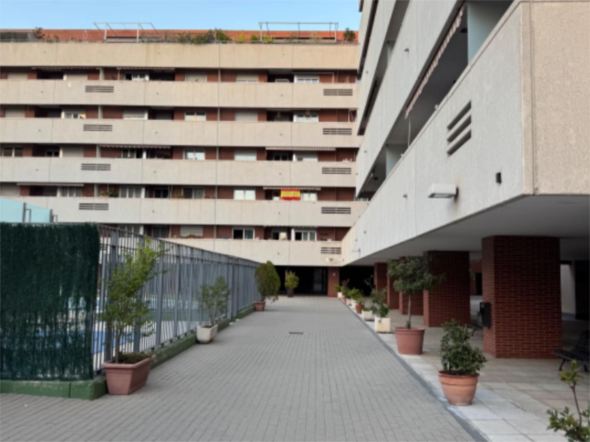 Flat to rent in Calle de Deyanira, 31, Rejas Exterior view of Flat to rent in  Madrid Capital  with Terrace and Swimming Pool