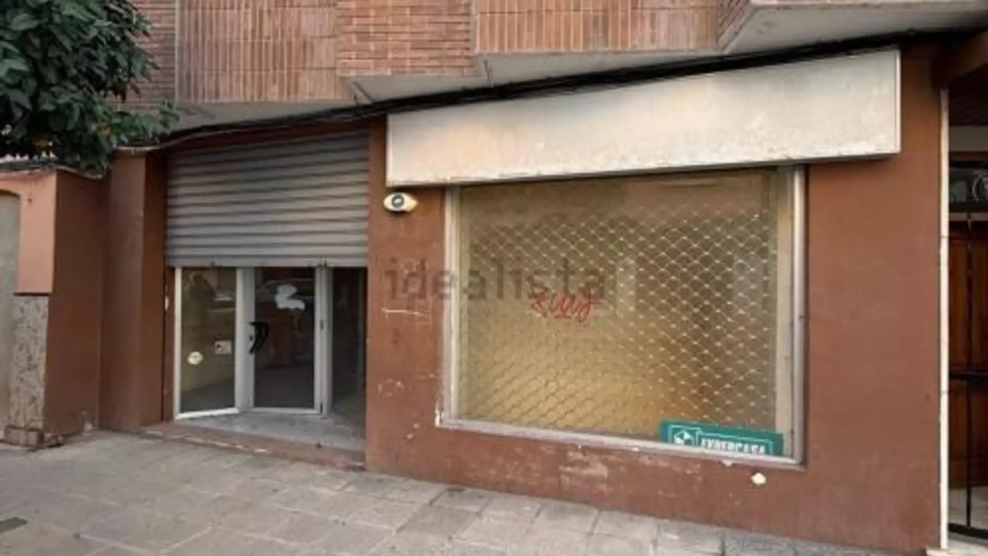 Vista exterior de Local en venta en Quart de Poblet