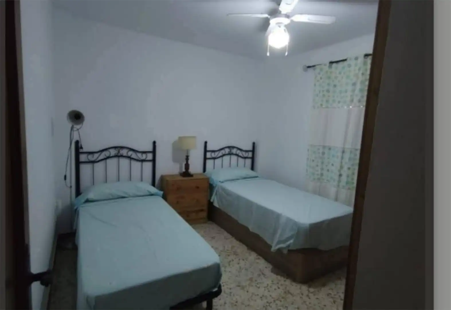 Casa adosada en venda a Camino de los Parralejos, 117, La Muela Dormitori de Casa adosada en venda en Vejer de la Frontera amb Aire condicionat, Calefacció i Jardí privat