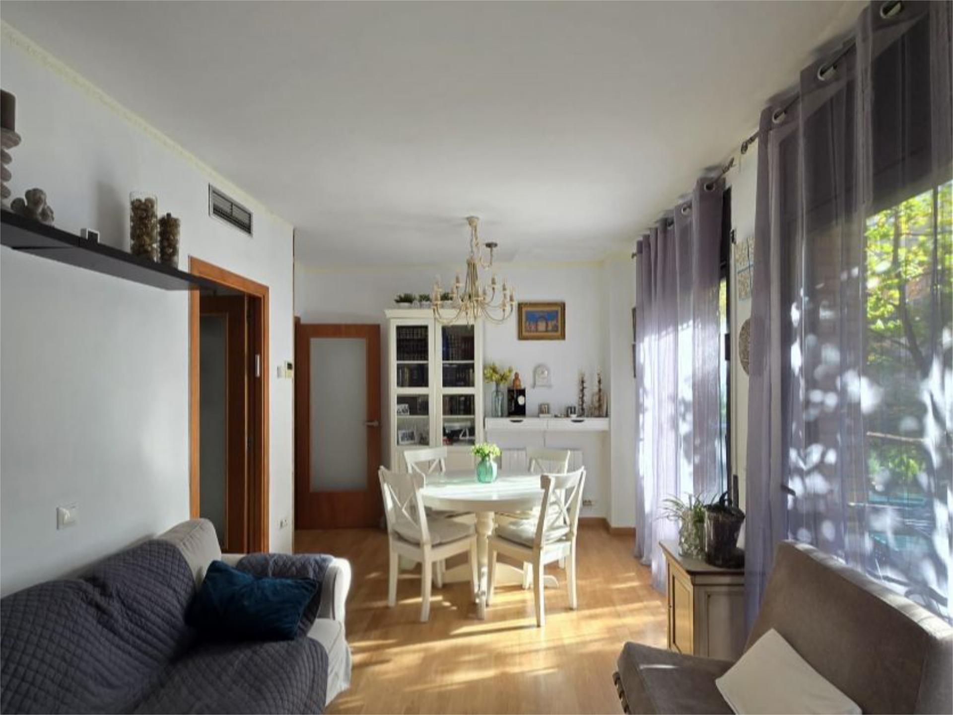 Flat for sale in Passeig D'olot, 102, Santa Eugènia Living room of Flat for sale in Girona Capital  with Air Conditioner, Terrace and Balcony