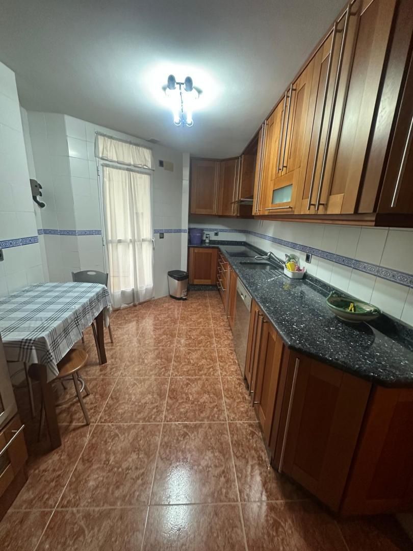 Pis en venda a Calle San Juan Bautista de la Salle, 26, El Pilar - La Estación Cuina de Pis en venda en Talavera de la Reina amb Aire condicionat i Terrassa