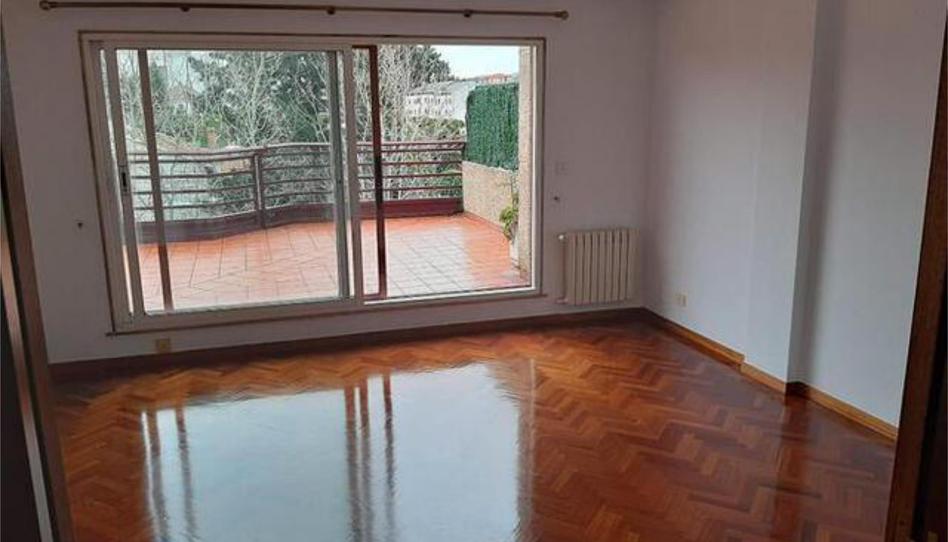 Photo 1 of Flat to rent in Perillo, A Coruña