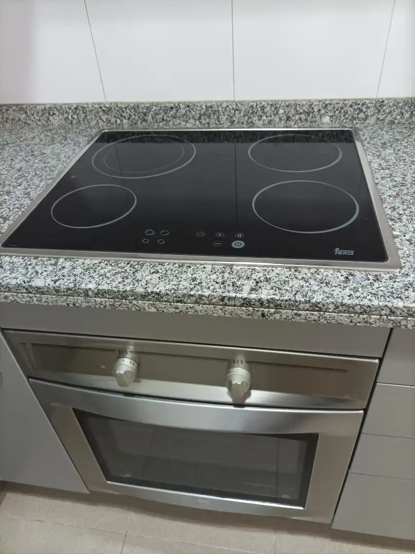 Piso en venta en Calle Laguna, 25, Cistérniga Cocina de Piso en venta en Cistérniga con Trastero, Horno y Lavadora