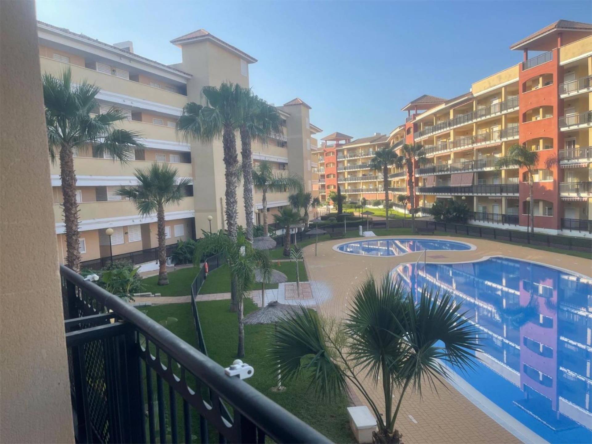 Vista exterior de Pis de lloguer en Canet d'En Berenguer amb Aire condicionat, Terrassa i Piscina