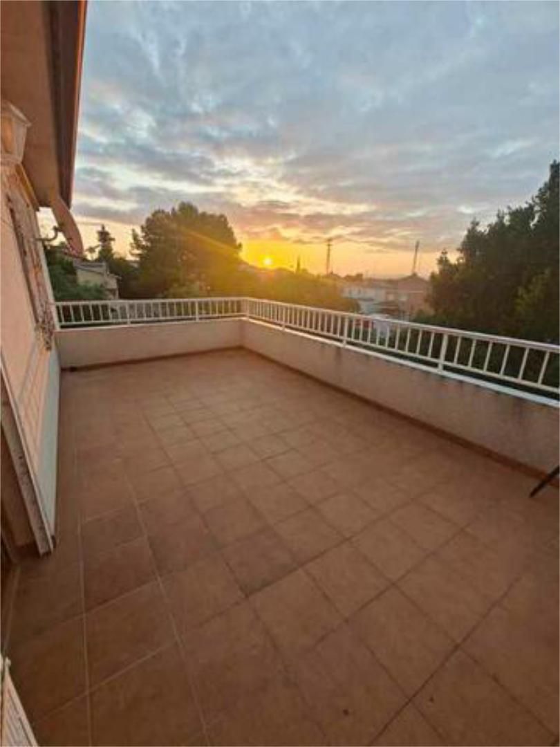 Piso de alquiler en Jubalcoi Terraza de Piso de alquiler en Elche / Elx con Jardín privado, Terraza y Amueblado
