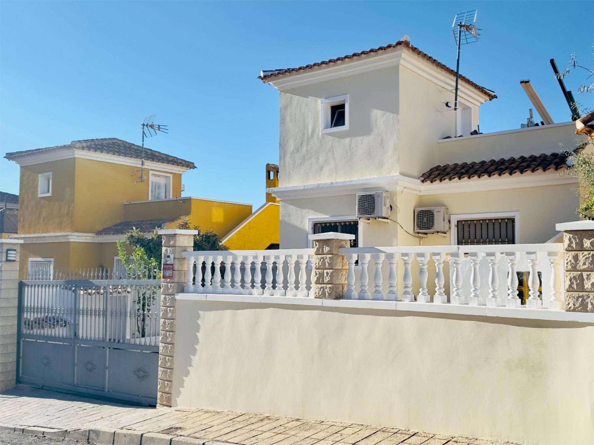 Duplex for sale in Calle Cefeo, 70, Pedanías Este Exterior view of Duplex for sale in Aspe  with Air Conditioner, Private garden and Parquet flooring