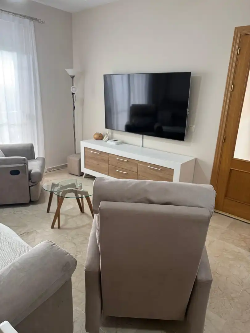 Dúplex en venda a Carrer Calle José Luis López-aranguren, 48, Jerez Norte - Montealto - Pozoalbero Sala d'estar de Dúplex en venda en Jerez de la Frontera amb Aire condicionat